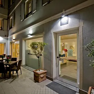 Hotel Di, Colico